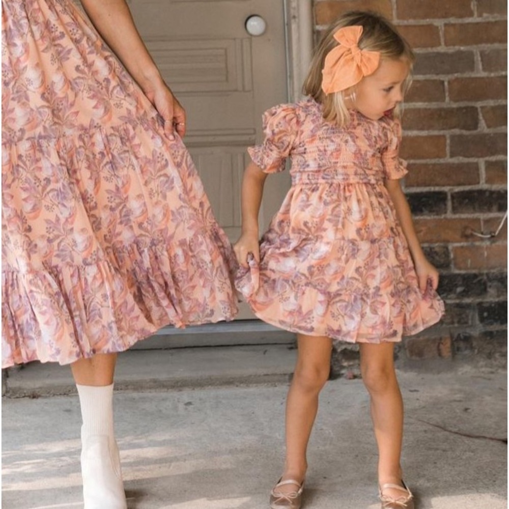 Ivy City Co 4T/5T peach and lavender smocked dress